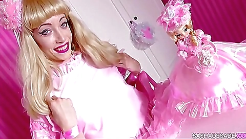 Busty blonde babe in lingerie and stockings gets her pussy fucked